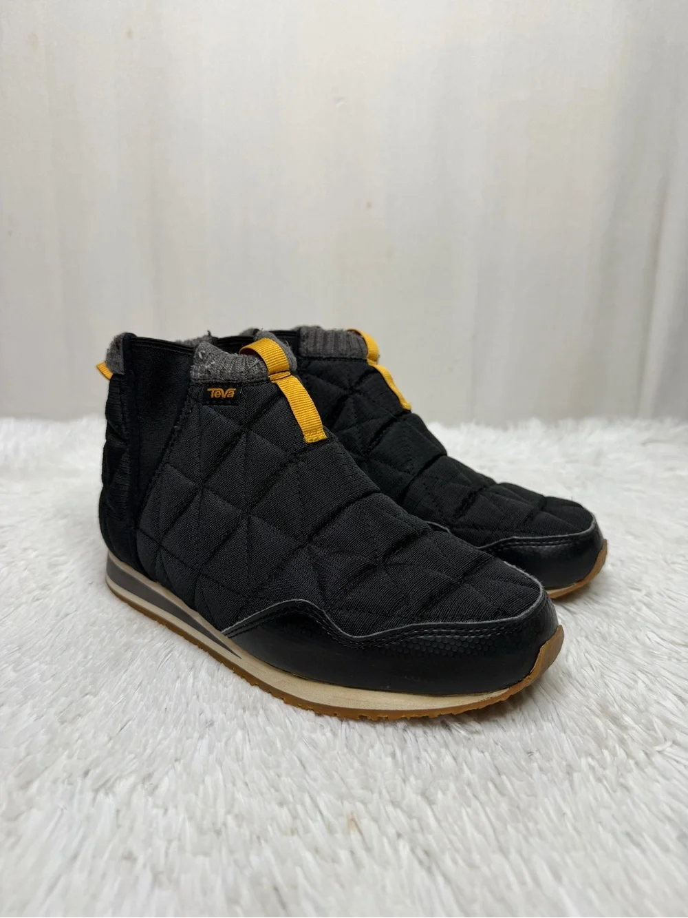TEVA / black quitled ReEmber Mid camping booties 1123431 / 7